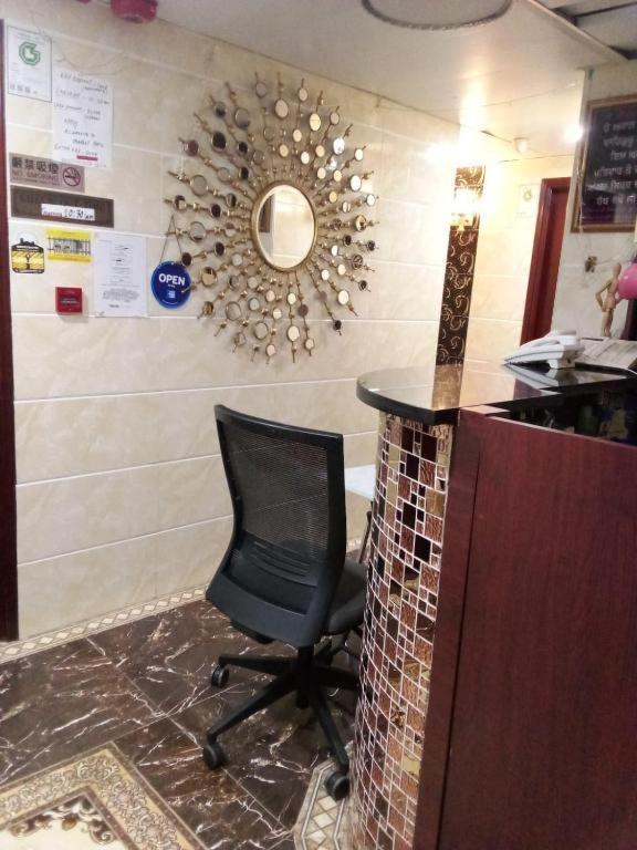 Ranjeet Guest House Гонконг Экстерьер фото