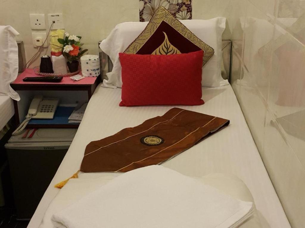 Ranjeet Guest House Гонконг Экстерьер фото